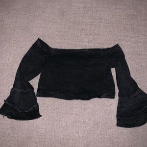 black quarter sleeve crop top